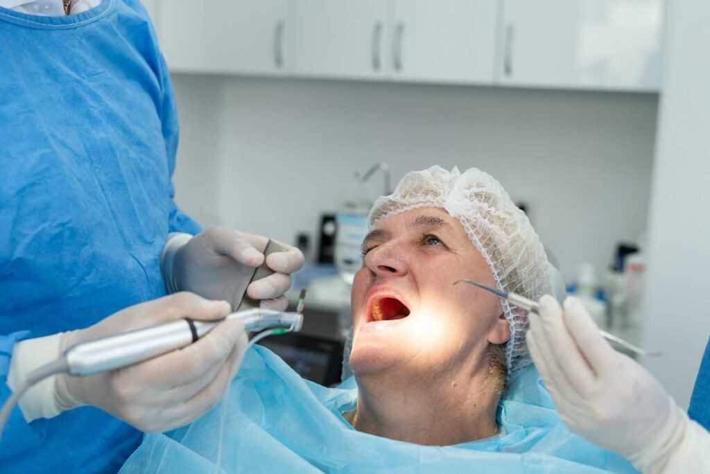 How to Handle Uncontrolled Bleeding After Implant Surgery 1 How to Handle Uncontrolled Bleeding After Implant Surgery